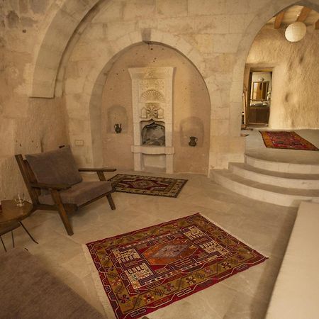 Helike Cave Suites Uchisar Bilik gambar