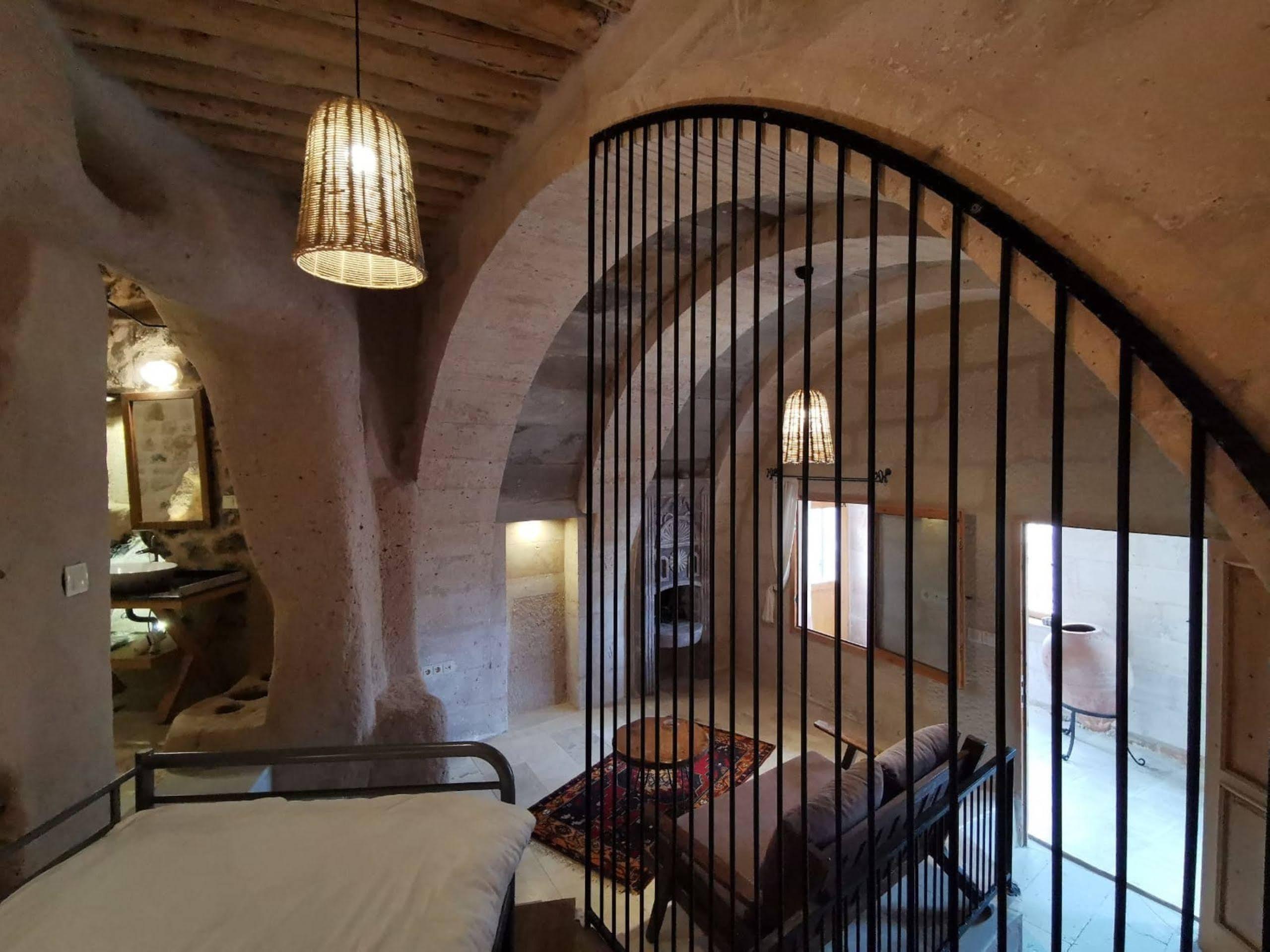 Helike Cave Suites Uchisar Luaran gambar